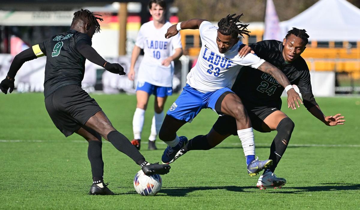 Western Christian heads to Class 1A boys soccer championship game