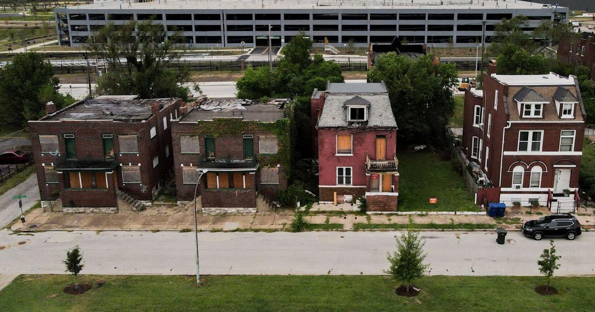 Image for article On eve of NGA opening, neighborhoods still waiting for a boost