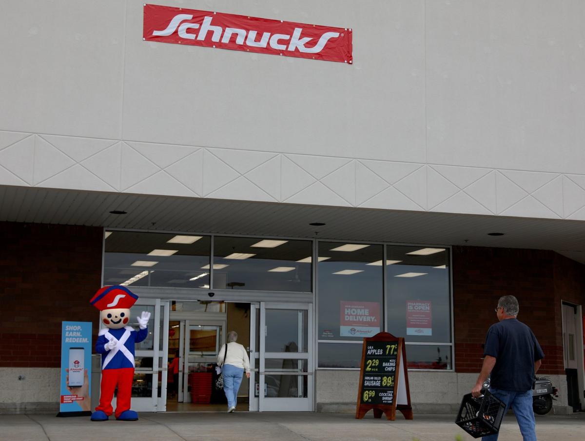 Schnucks sets opening dates for 10 former Shop 'n Save grocery stores