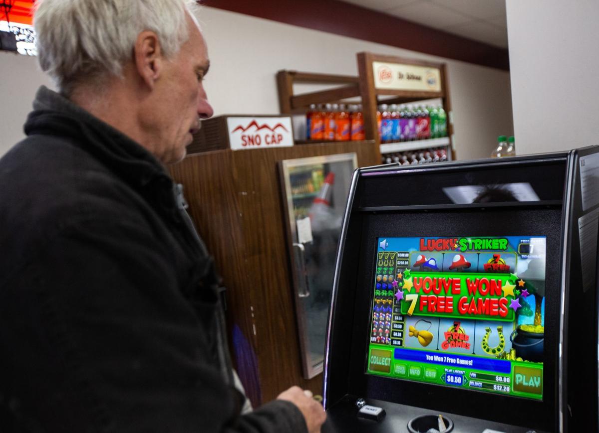 Casino group says rogue slot machines need to go because of 'questionable'  cleanliness | Politics | stltoday.com