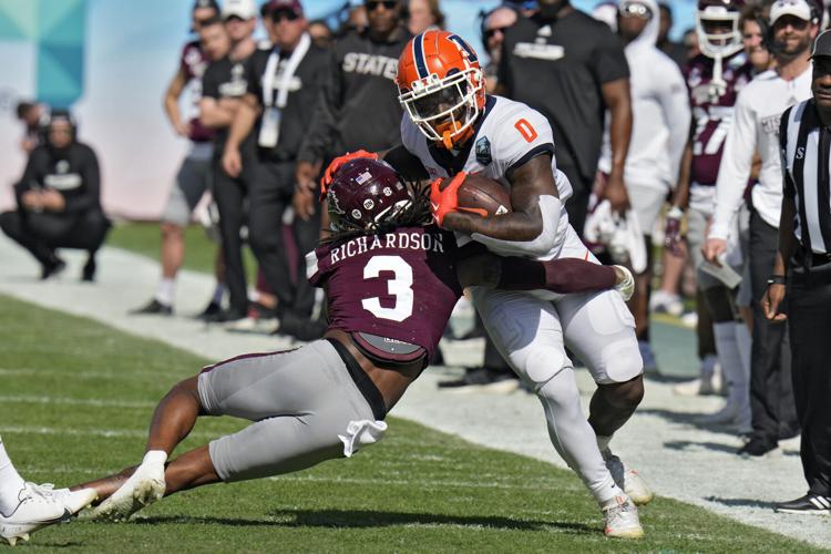 Mississippi State Bulldogs linebacker Jett Johnson (44) runs toward the  play during the Reliaquest Bowl football game against the University of  Illinois Fighting Illini, Monday, Jan. 2, 2023, in Tampa, Fla. The
