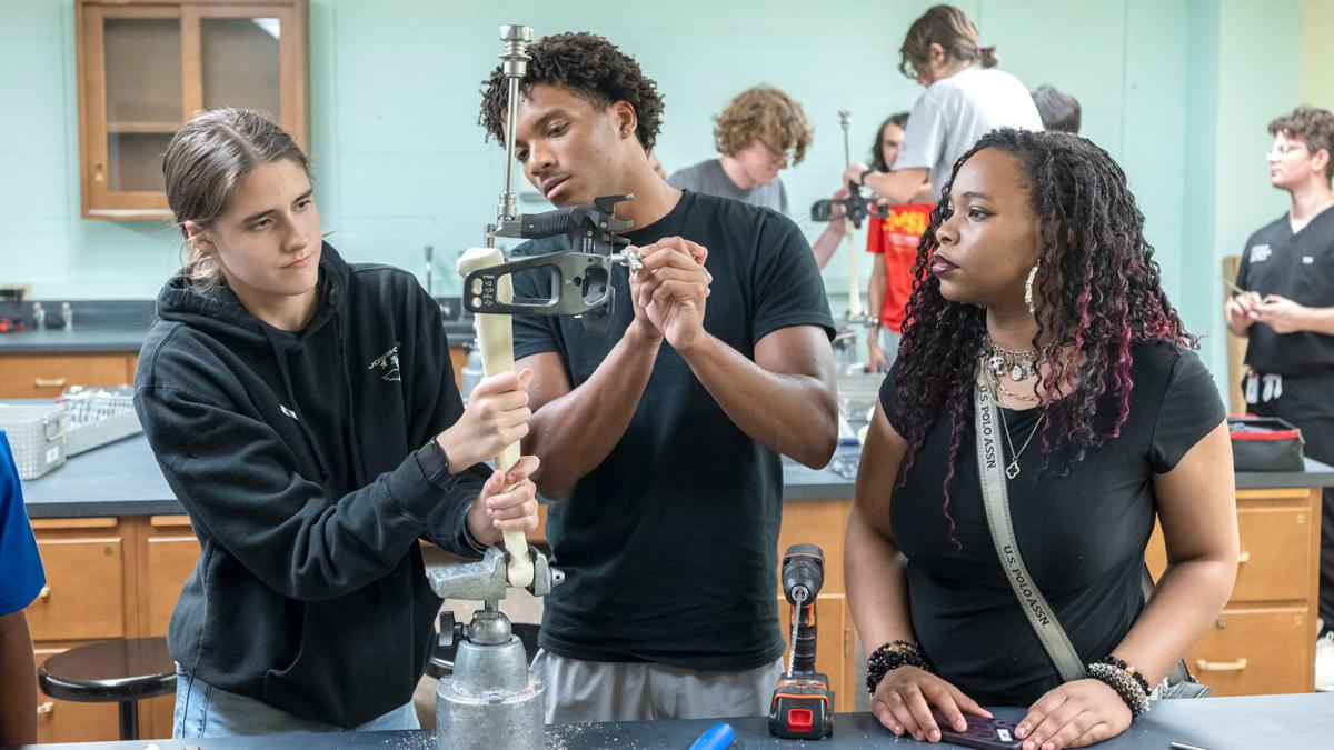 UMSL’s OrthoSummit gives aspiring medical professionals confidence to pursue their dreams