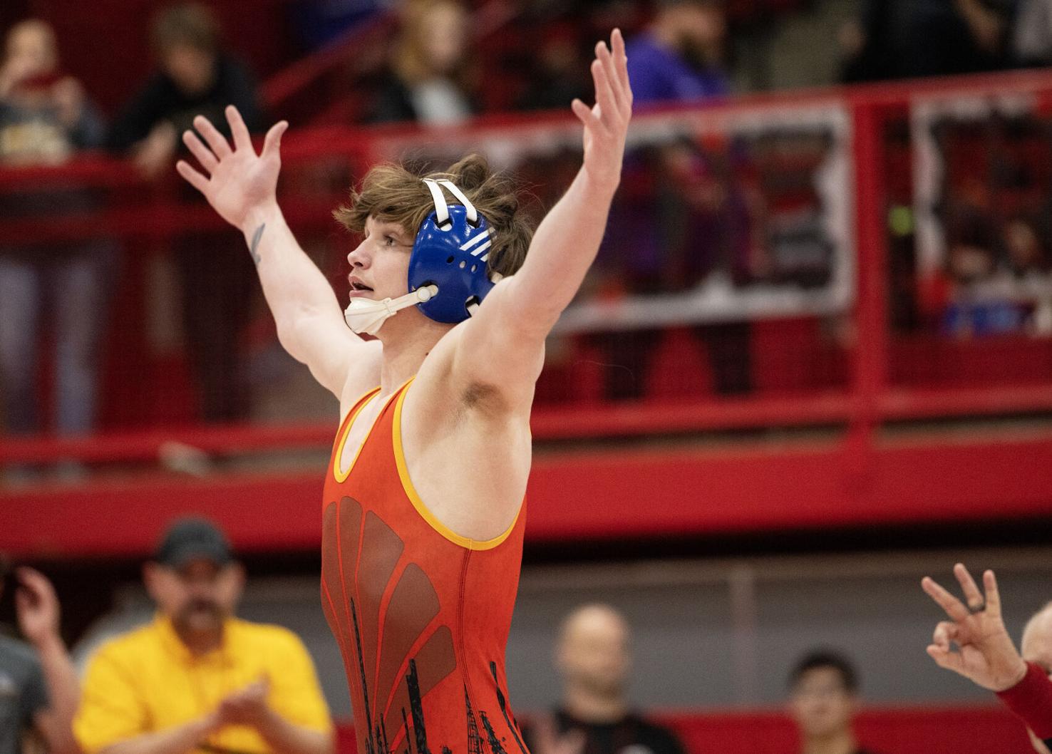 Carlyle's Waughtel brothers sweep Vandalia Sectional titles