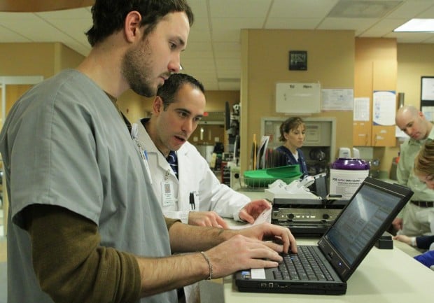 Scribes Are Finding Their Place In Emergency Rooms Metro