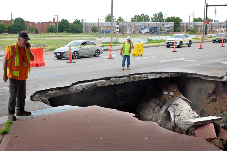 Broken water mains leads to sinkhole, causing Interstate 70 and Interstate 44 to shutdown