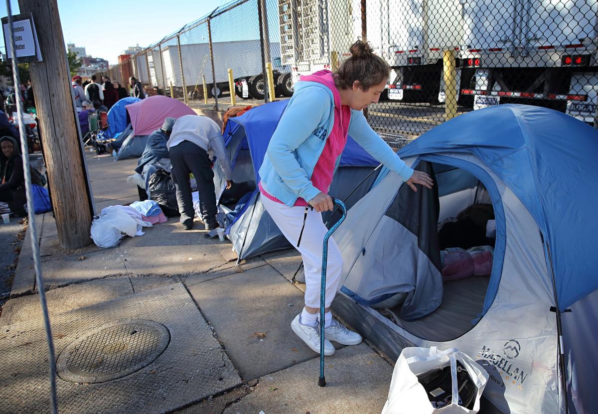 Police clear out St. Louis tent encampment, amid some protests Law and order