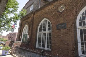17 St. Louis Schools to Close