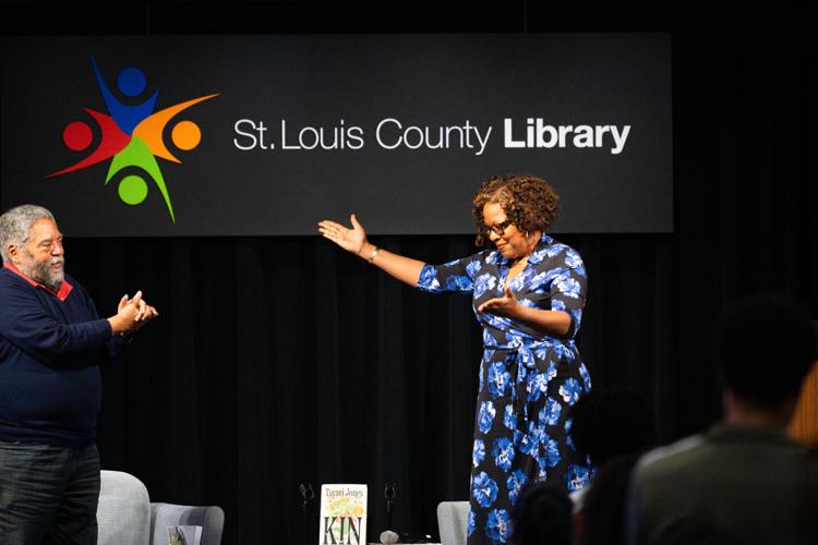 David Haynes greets Tayari Jones at a book event at �����Ӱ�ԭ�� County Library.