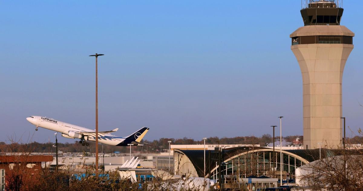 Helicopter crossed into Delta plane's flight path near Lambert ...