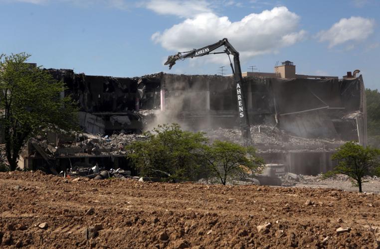 Crestwood hopes to raise landmark mall from the dead