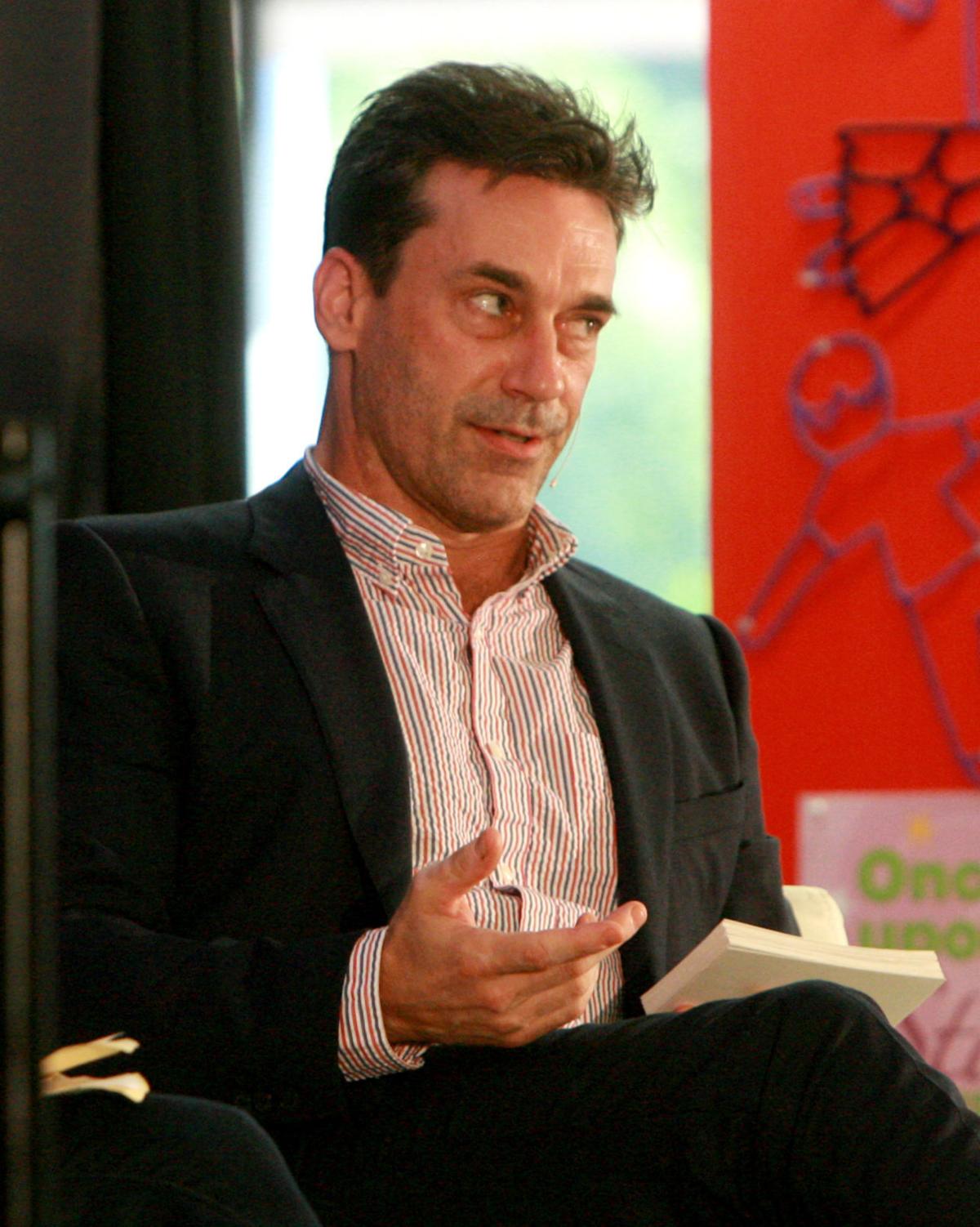 Jon Hamm entertains the hometown crowd at St. Louis County Library