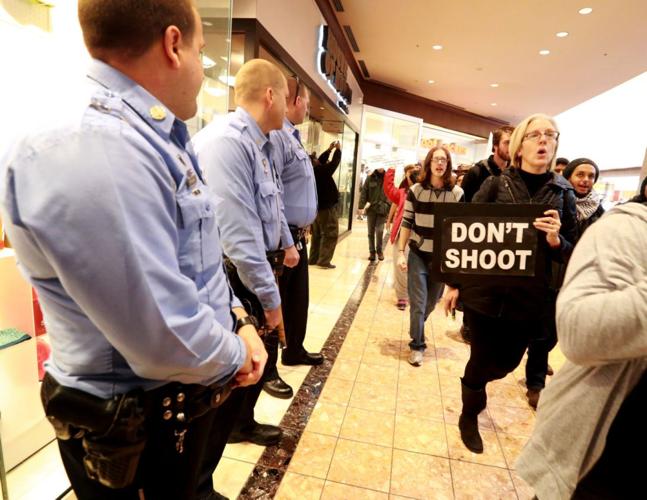 Protesters target Galleria Mall on Black Friday