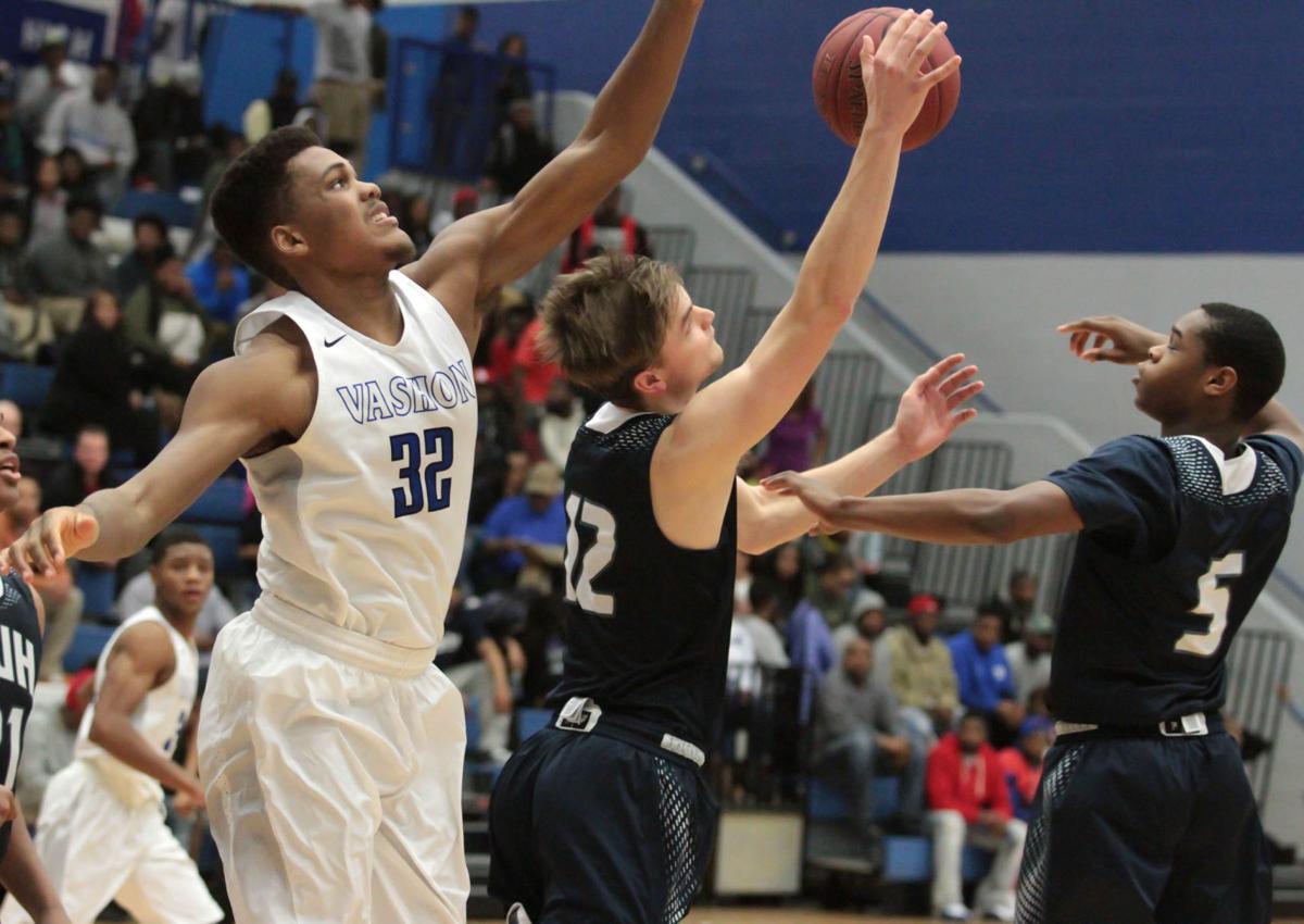 Notebook: Old-school vibe for matchup between Vashon and Webster | Boys