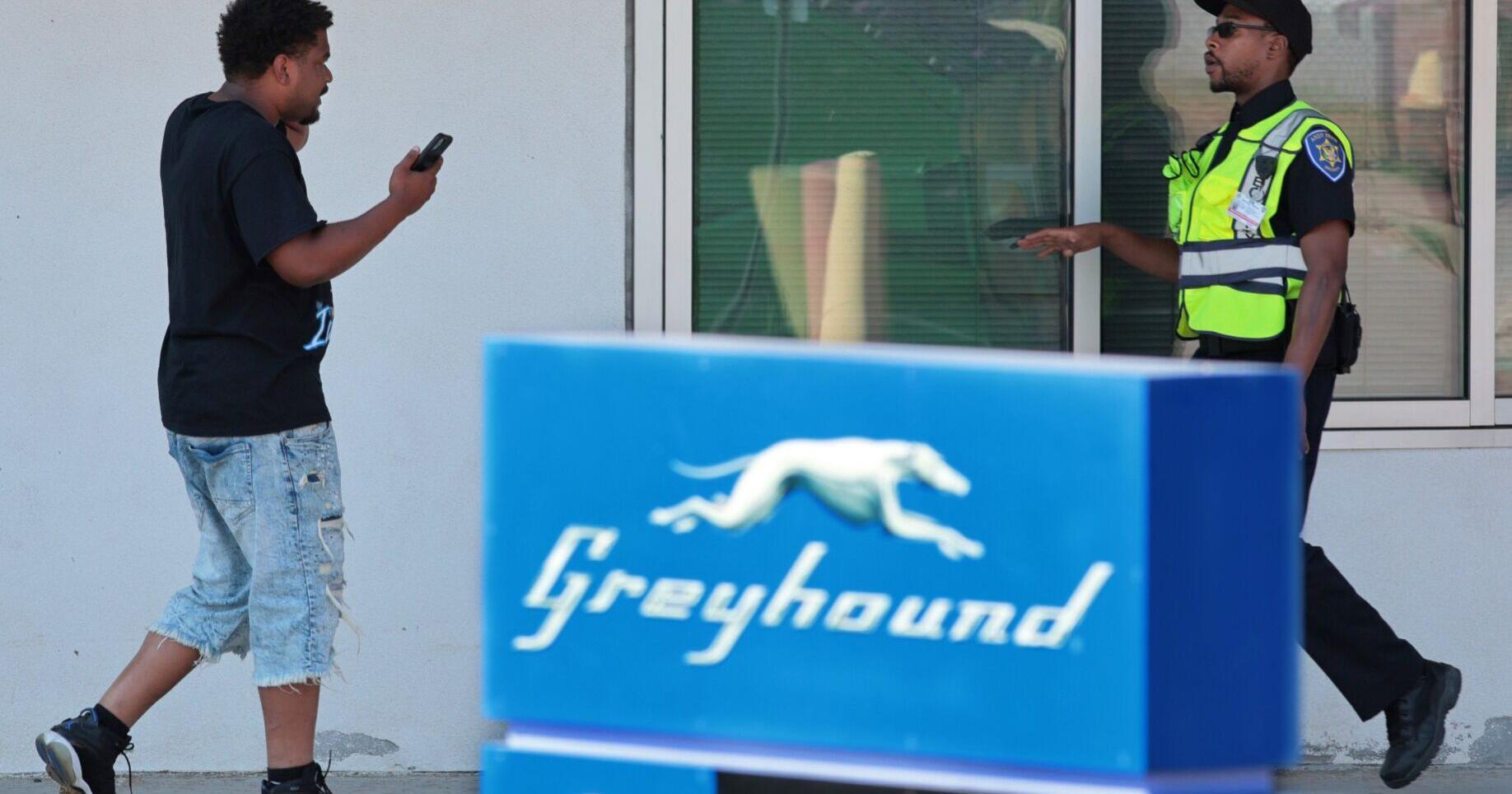 Passengers describe scene of Greyhound bus crash that killed 3, injured 14 near St. Louis - Vimarsana News