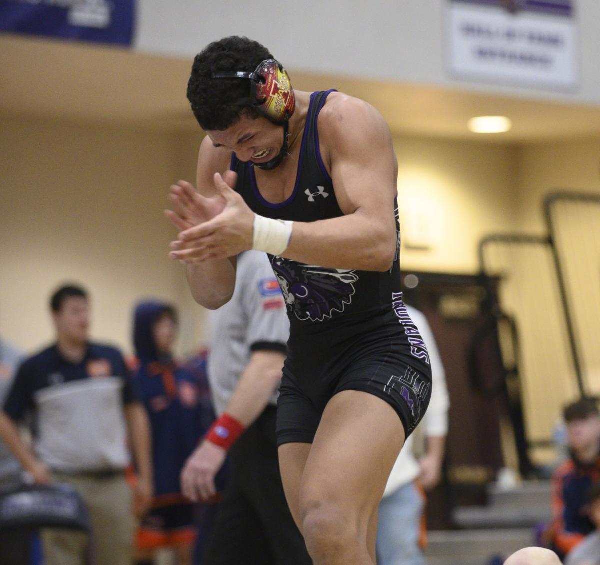 Mascoutah's Grau downs rival to capture sectional title Wrestling