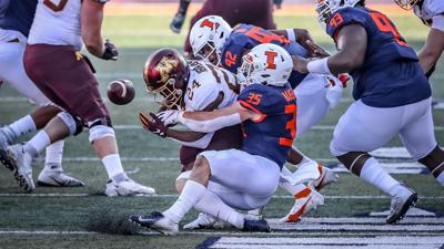 Knee injury ends Jake Hansen's illustrious career at Illinois