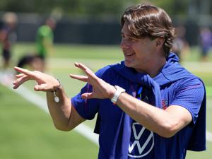 U.S. men's soccer team embraces pressure of home World Cup