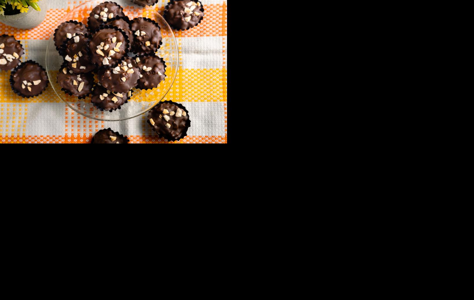 Healthy Dark Chocolate Almond Clusters