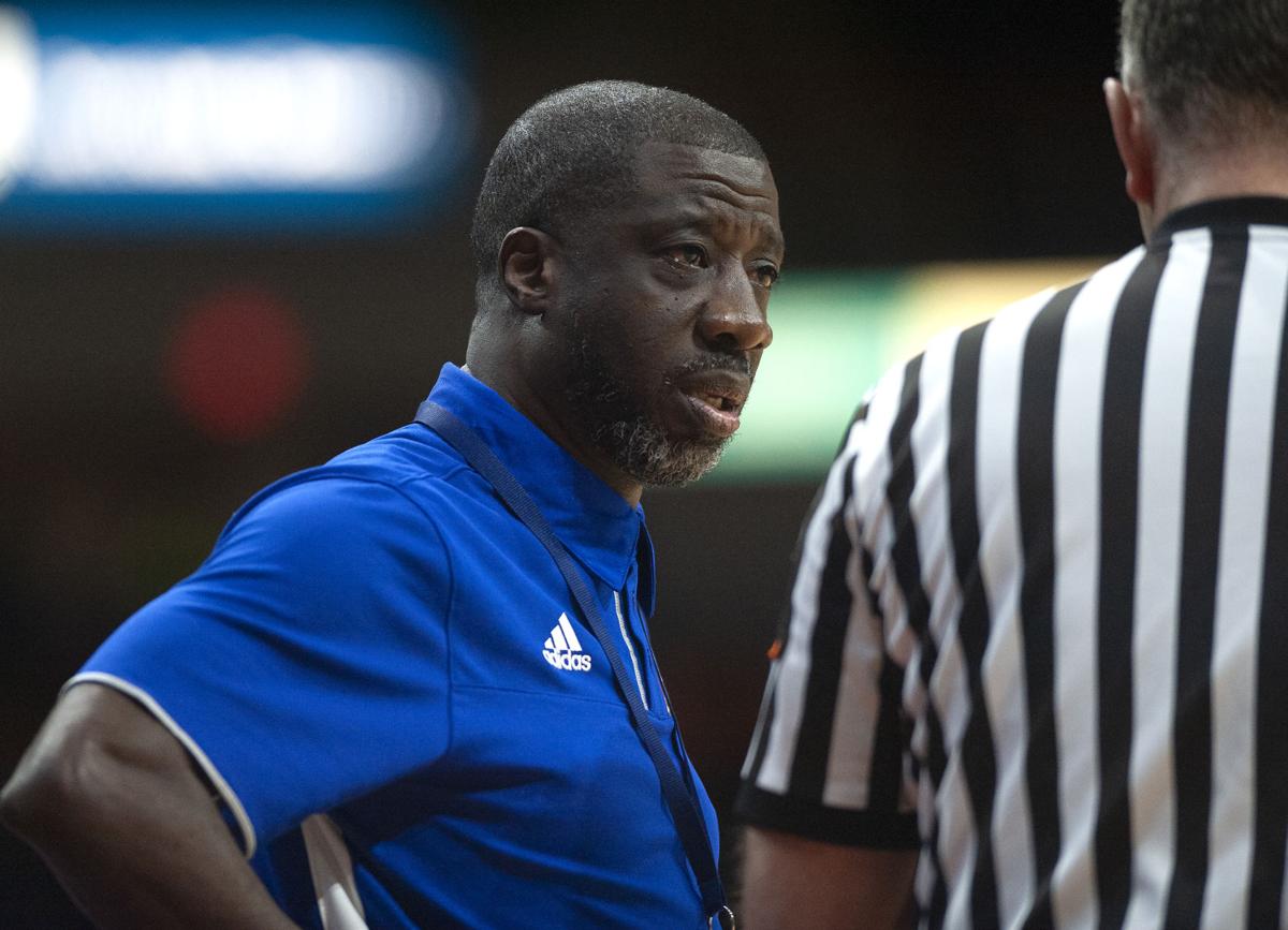 Hinton S Hot Start Helps Curie Take Down Vashon Simeon Beats