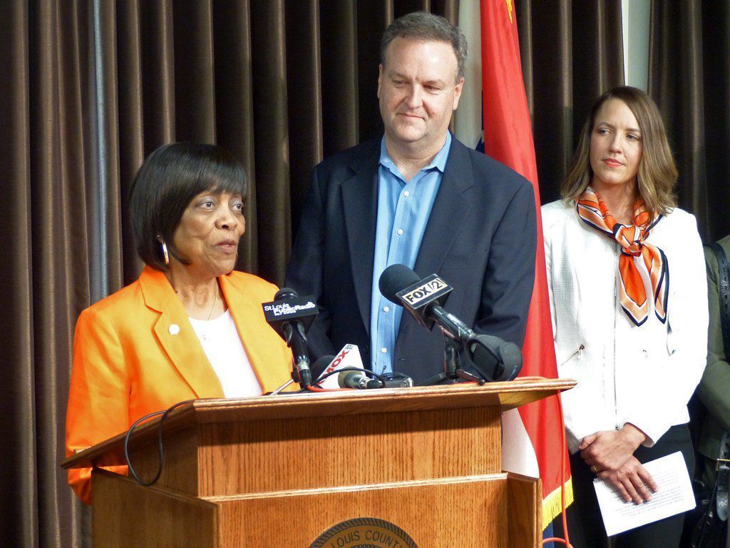 Equal pay for women and minorities? Leader of St. Louis County signs order  aimed at equity