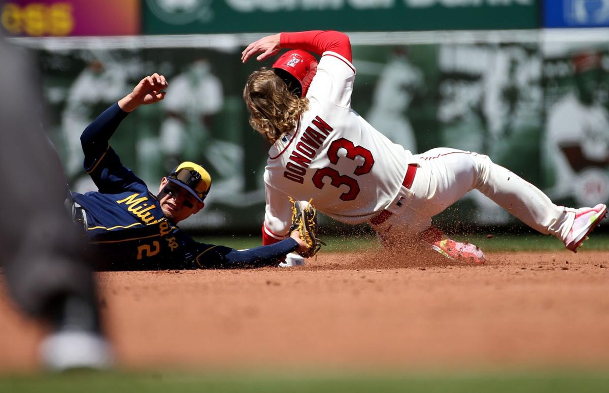 New catcher Victor Caratini must get up to speed quickly with Brewers