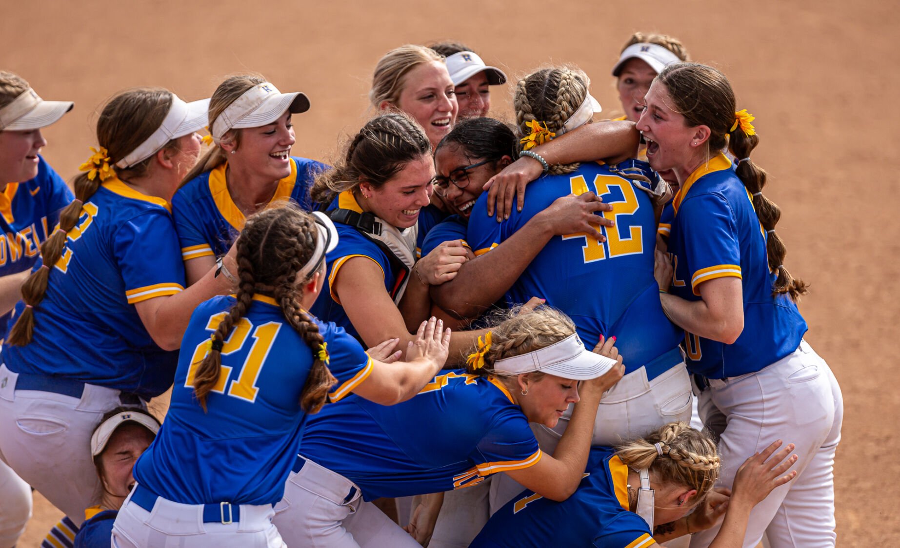 Howell sweet it is! Vikings capture first softball state championship