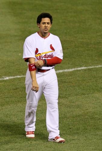 Luke Bryan made a visit to Busch Stadium to hang out/have batting practice  with the Redbirds!