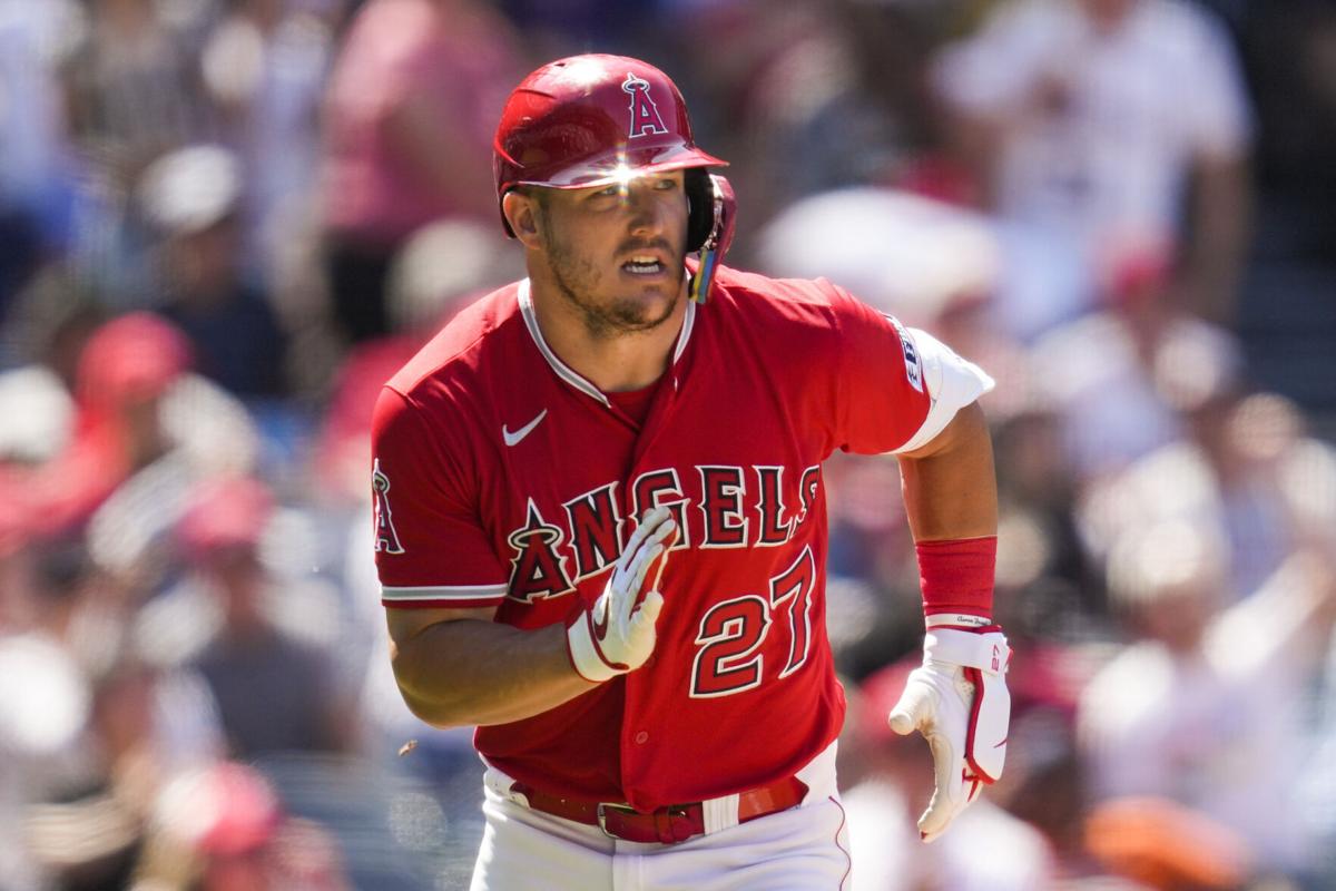 Clayton Kershaw edges Mike Trout for Sporting News Player of the