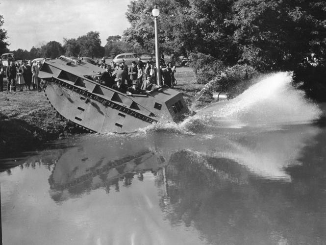 Amphibious attack vehicle