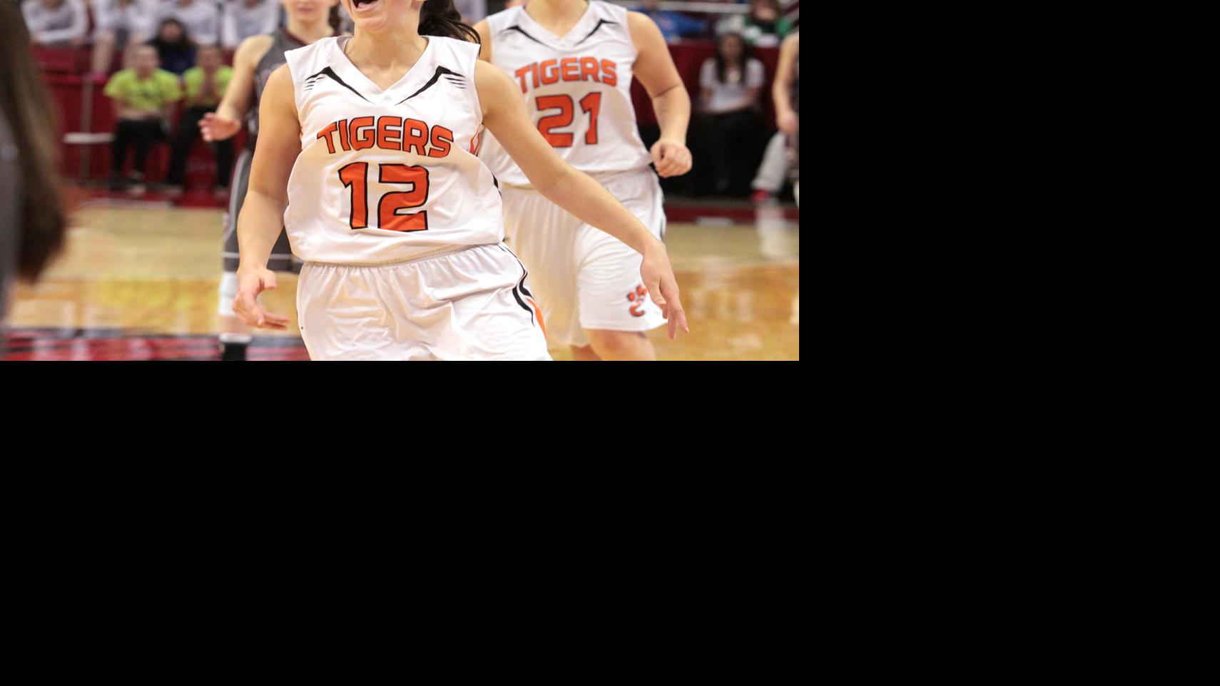 Edwardsville Gets Off Canvas To Beat Montini Advances To 4a State