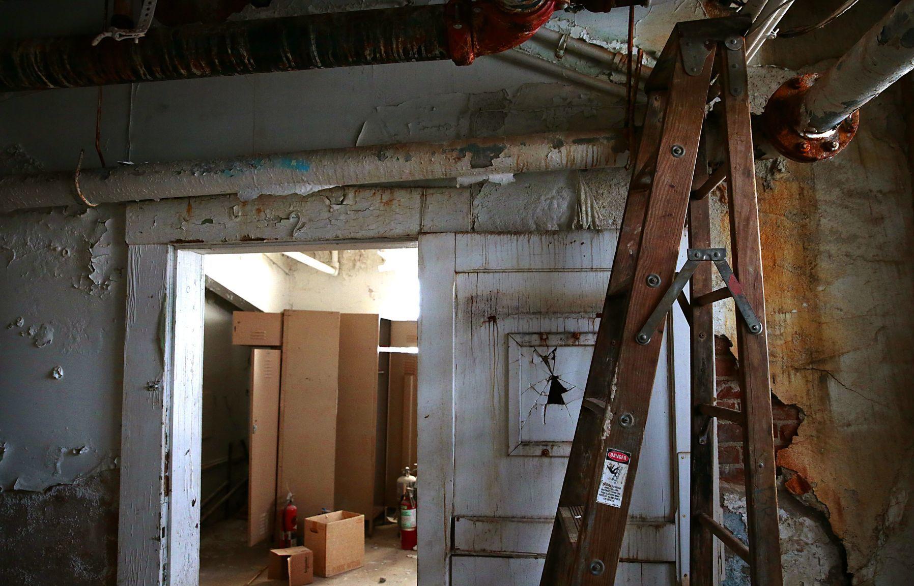 150 years From Lunatic Asylum to St. Louis Psychiatric Rehabilitation