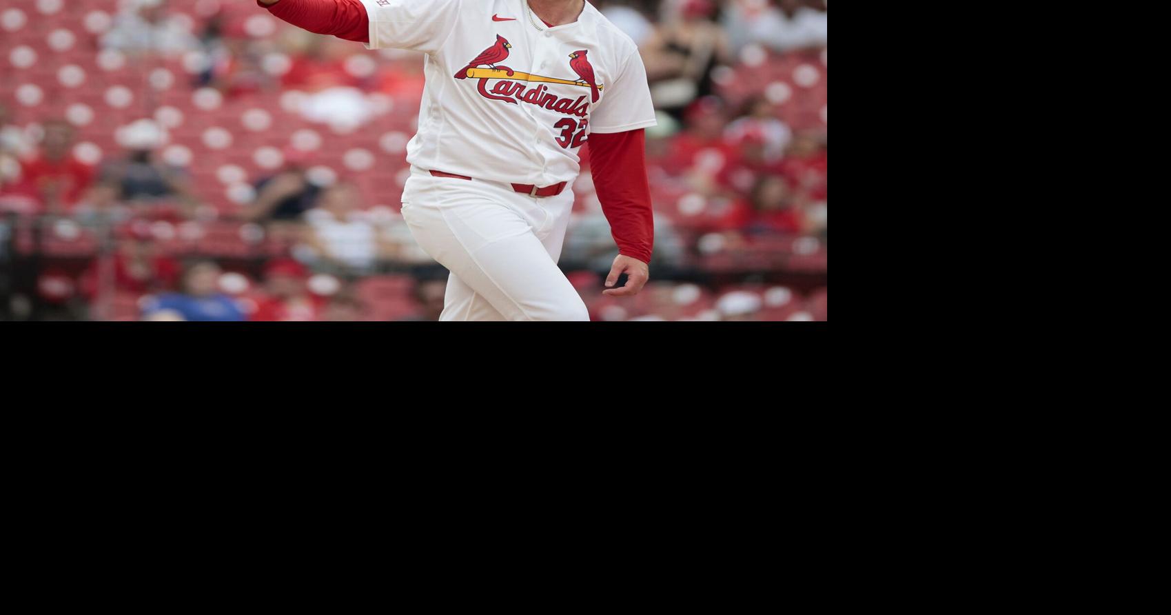 St. Louis Cardinals vie for game three against Arizona Diamondbacks at Busch Stadium