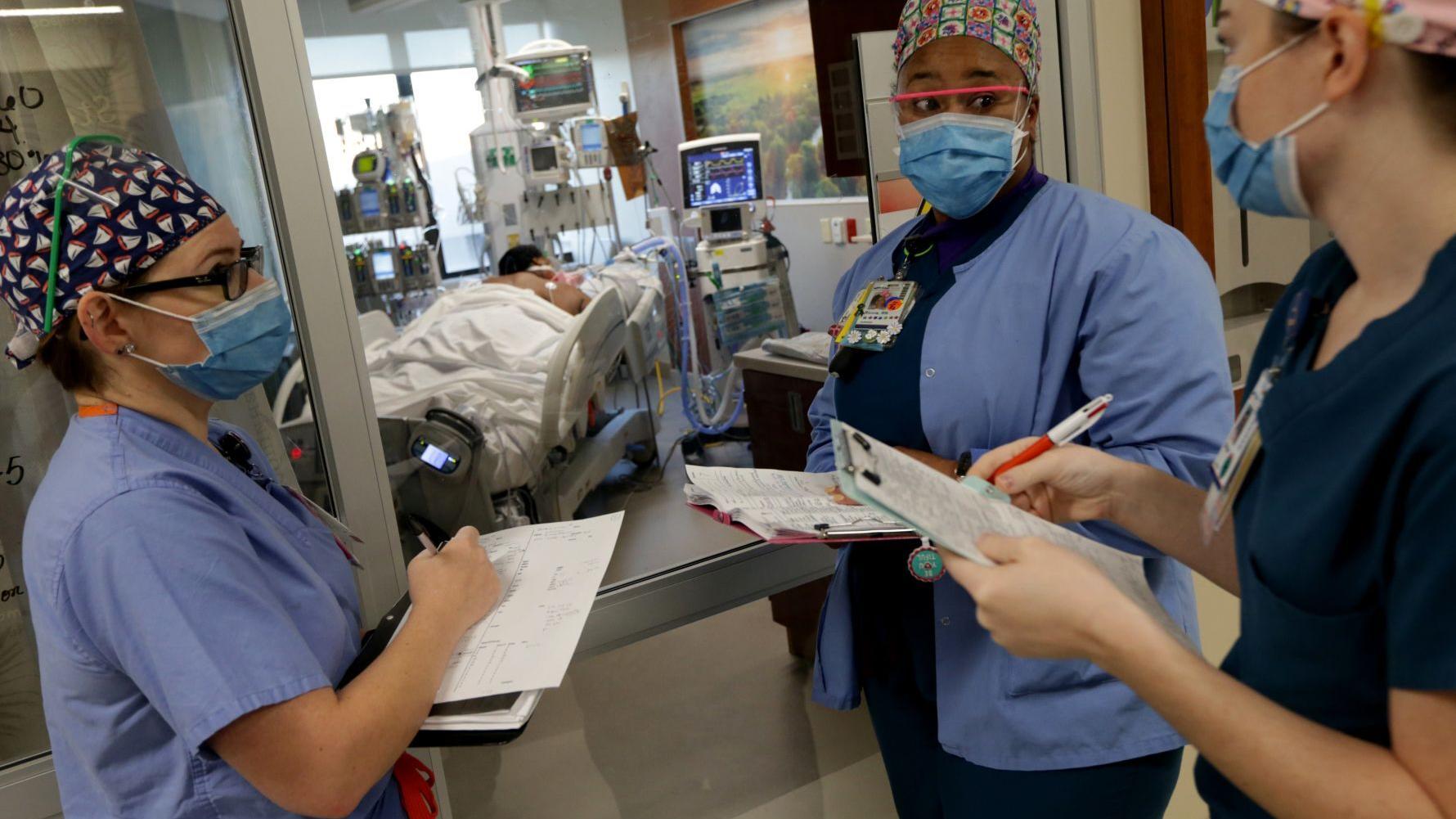 Pritzker calls for faster vaccine rollout as Illinois surpasses 1 million COVID-19 cases
