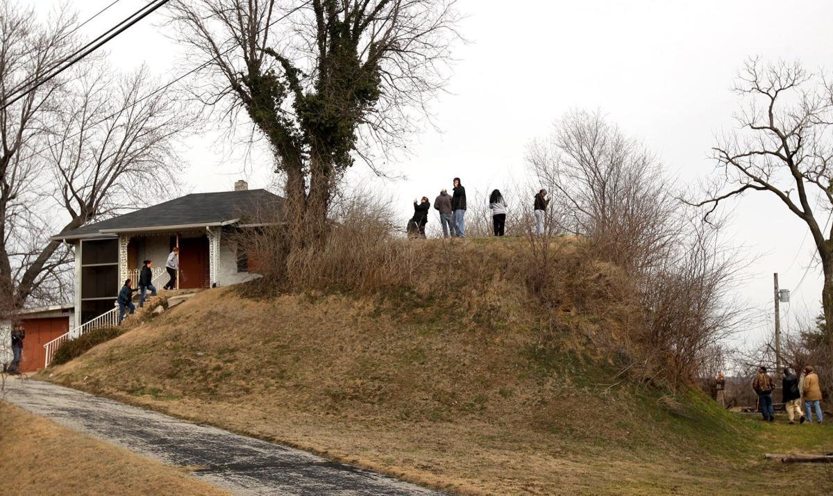 Last Native American mound in St. Louis is visited by tribe that