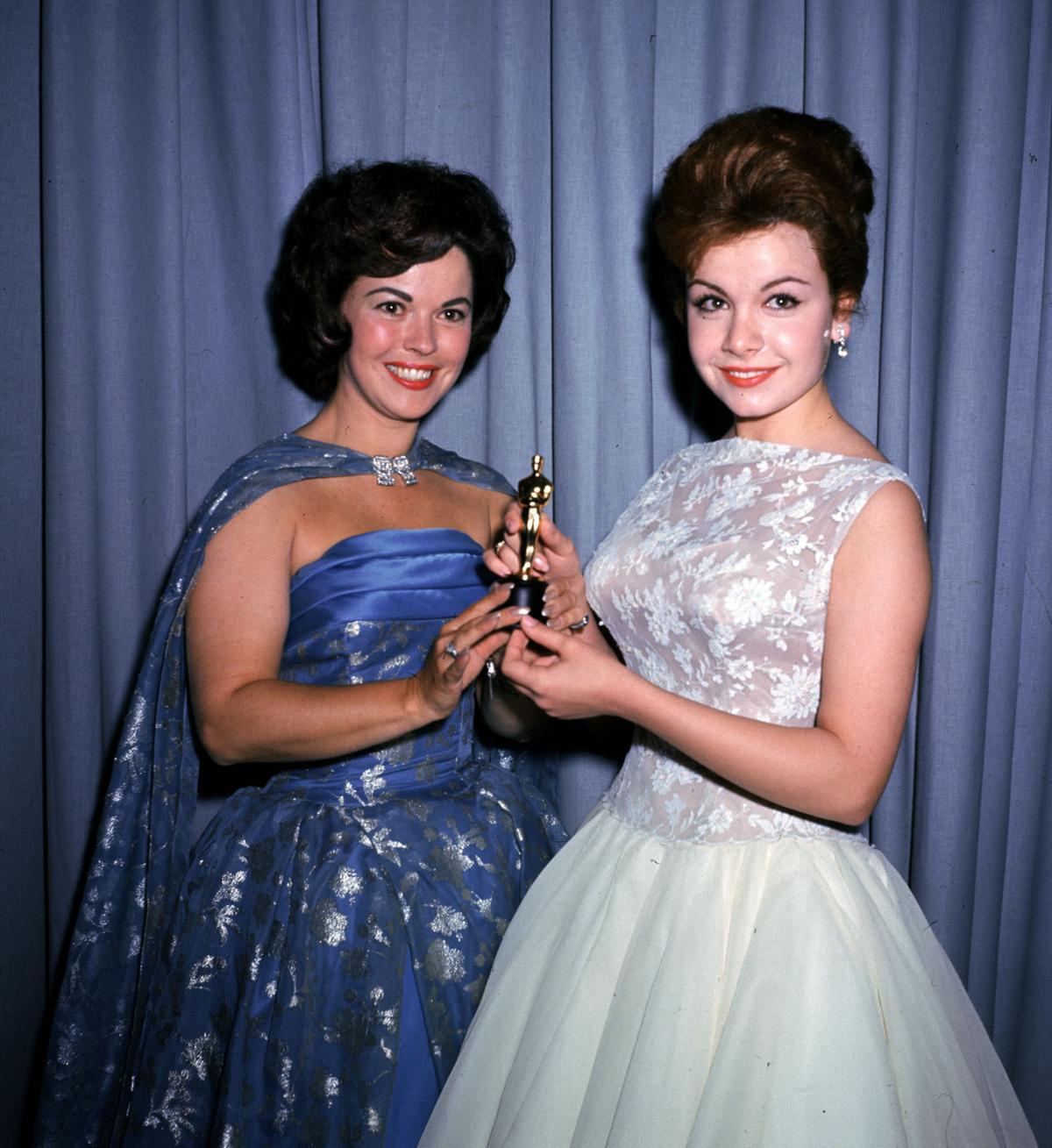 Streakers Stars And Stunning Outfits The Academy Awards Through The Years Movies Stltoday Com