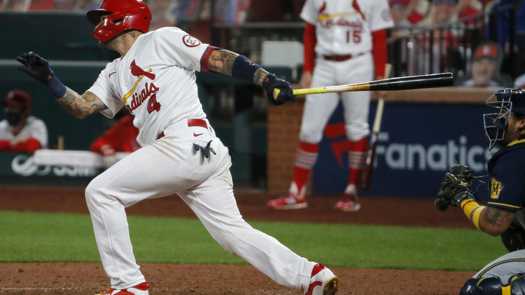 Molina reaches 2,000 hits as Cardinals top Brewers 4-2