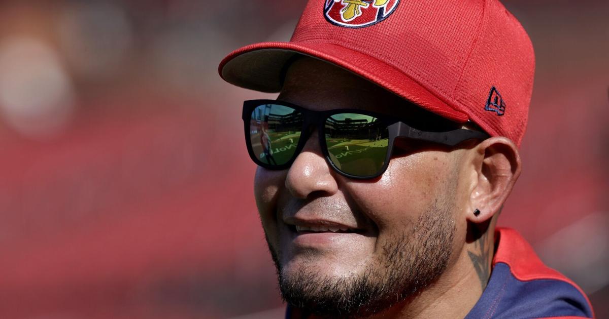 Yadier Molina returns to Cardinals in formal role, familiar title as ...