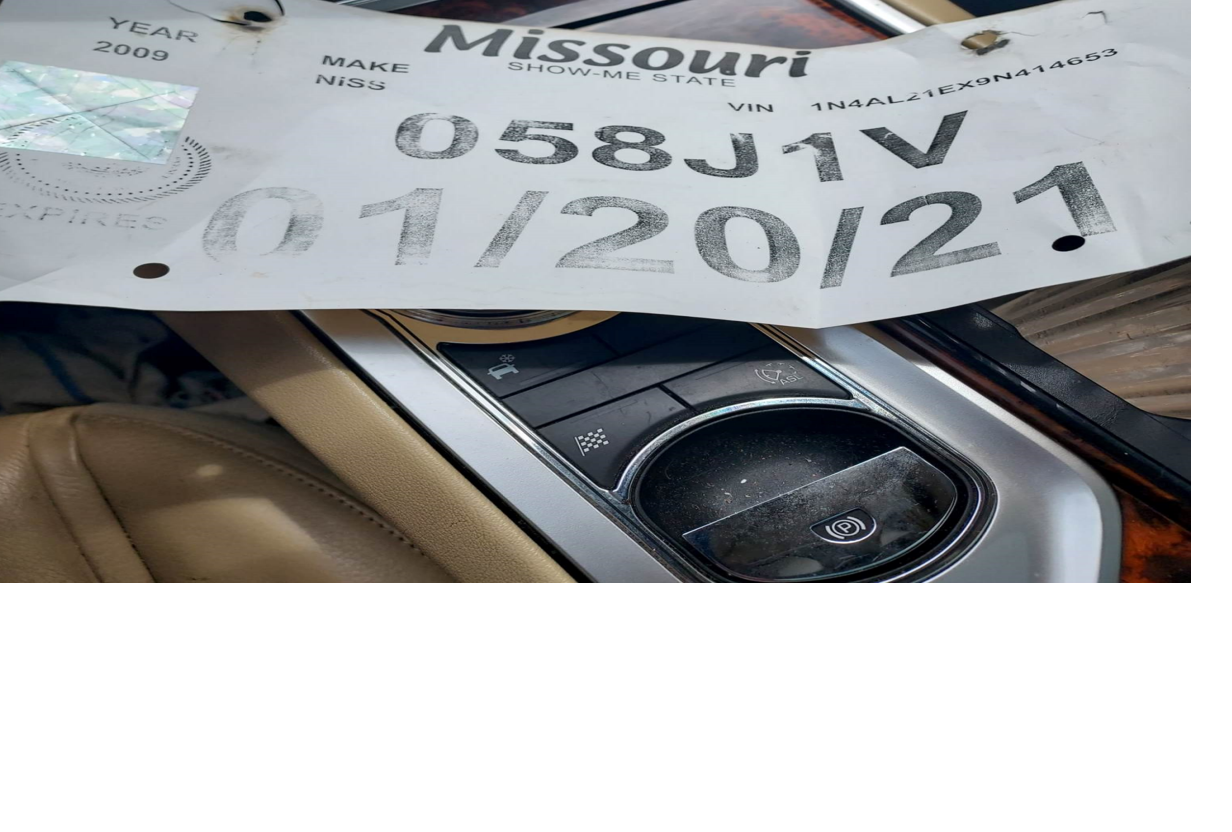 Holleman: Frustrated vehicle vigilante in St. Louis rips expired temporary  tag from car