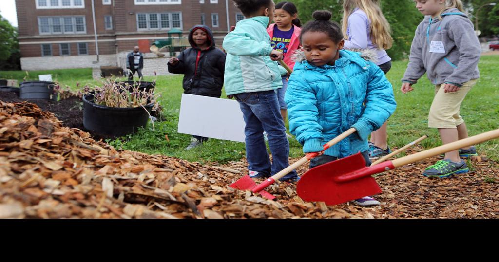Two St. Louisarea school districts win 150,000 in USDA 'Farm to