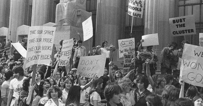 Lengthy desegregation case puts thousands of students on buses: Revisiting St. Louis history