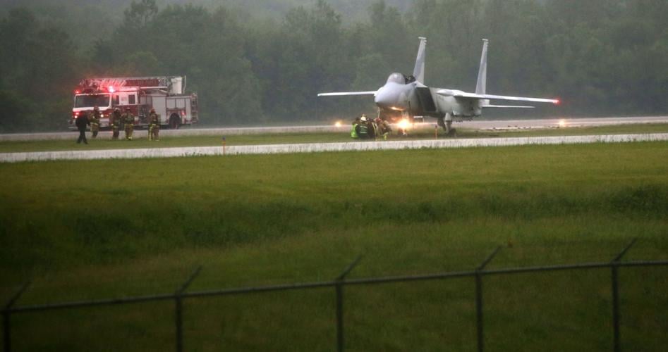 Pilots ejected from plane on runway at MidAmerica St. Louis Airport