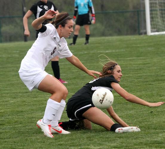 Suddenlyhot Edwardsville rolls past league rival Belleville West