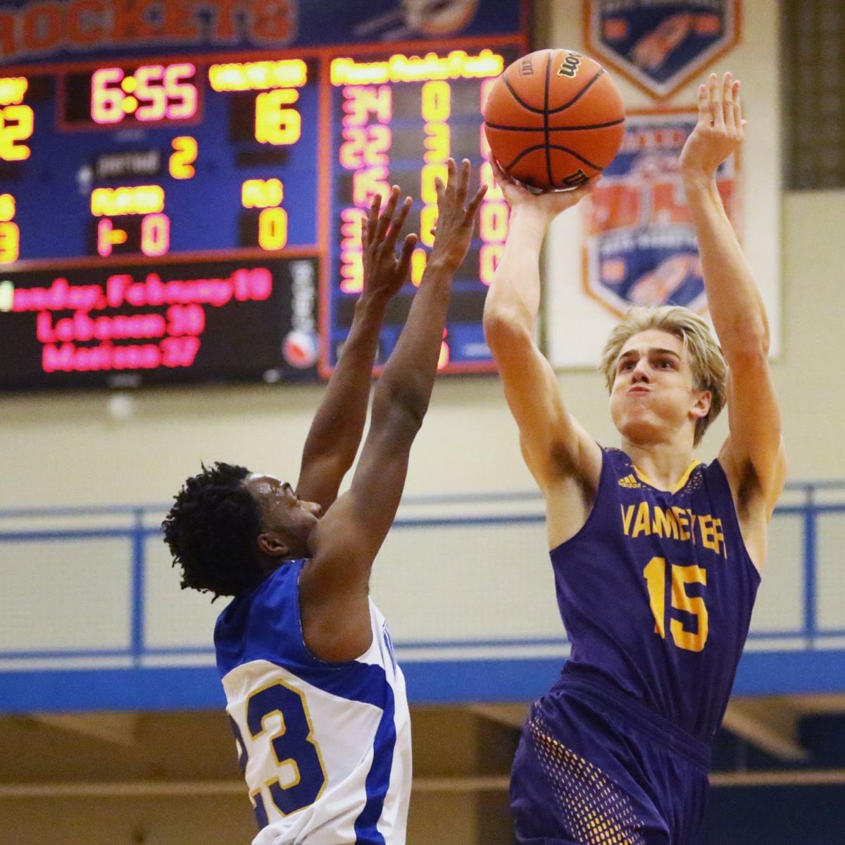 Lovejoy Overcomes Foul Trouble To Top Valmeyer In Regional