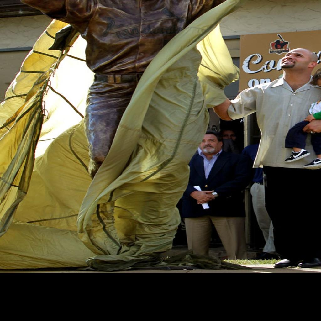 Pujols 5 Gets New Name Hall Of Fame Sports Bar And Grill Restaurants Stltoday Com