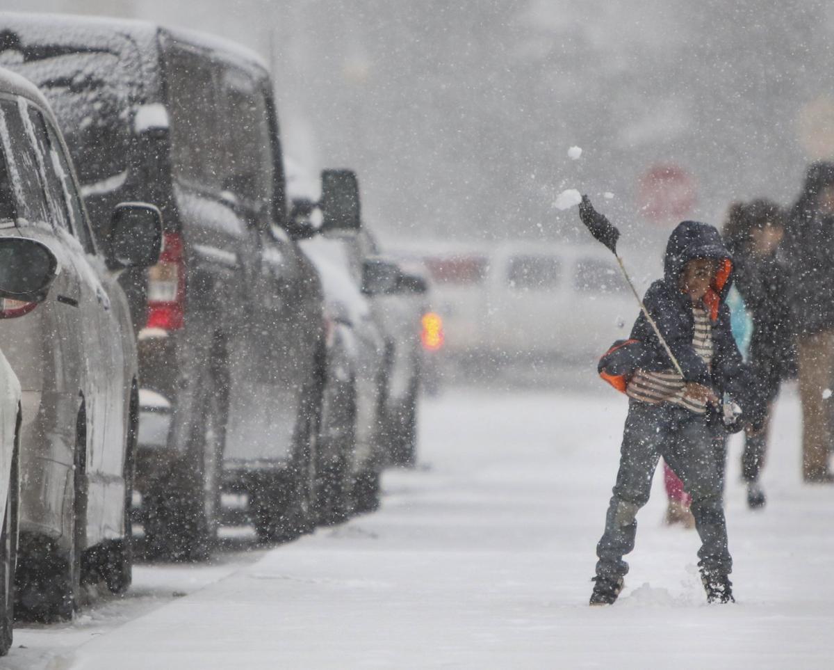 Massive winter storm dumps heavy snow, tying up traffic for hours | Metro | www.myhandbagsusa.com