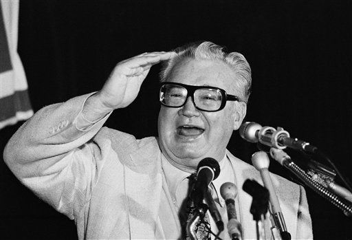 The day Harry Caray was nearly killed while trying to cross