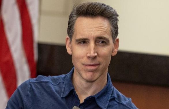 Hawley and new EPA Administrator tour nuclear waste sits across 51 County (copy)