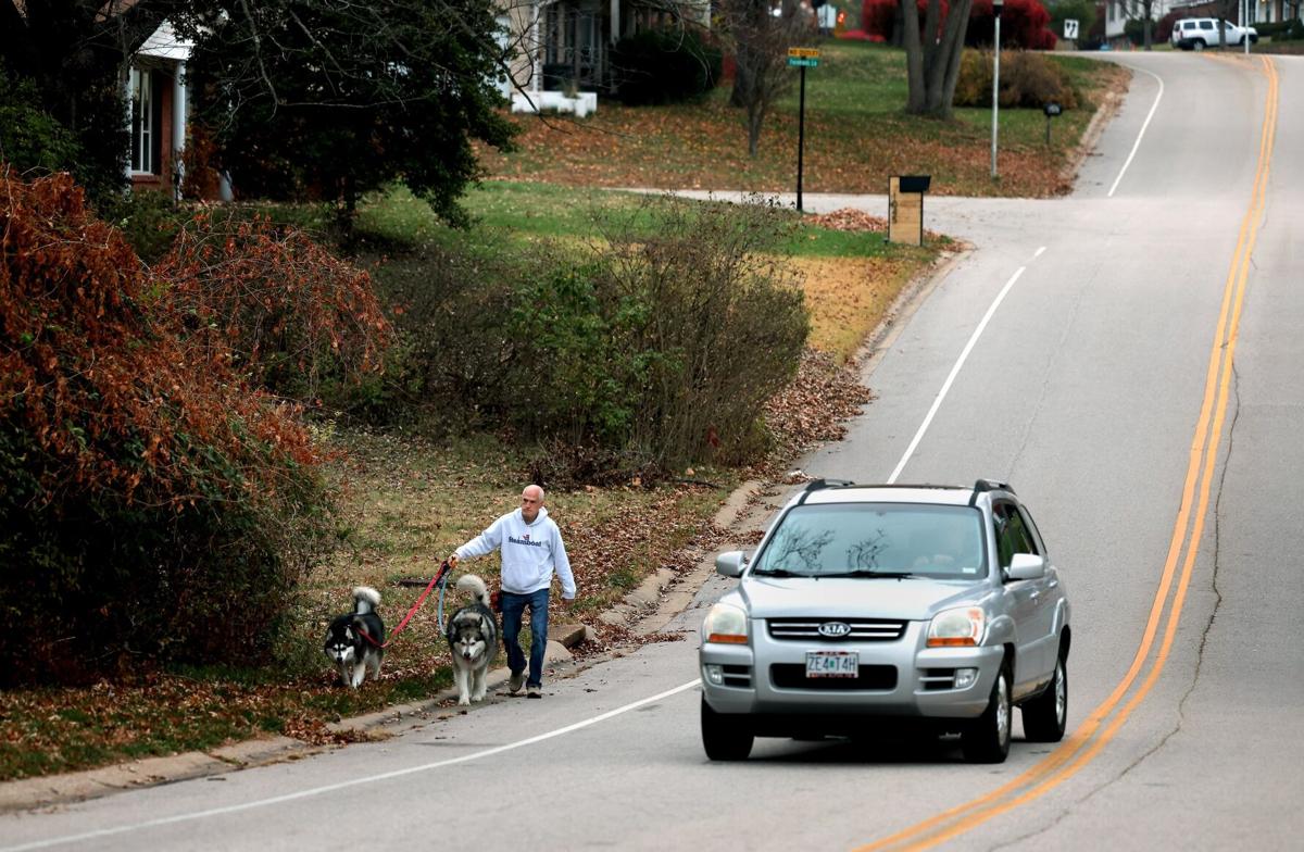 Creve Coeur proposes sidewalks along Fernview Dr.