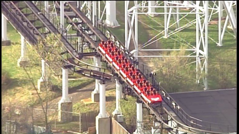 Six Flags closes early after power failure leaves visitors stranded on rides | Metro | 0