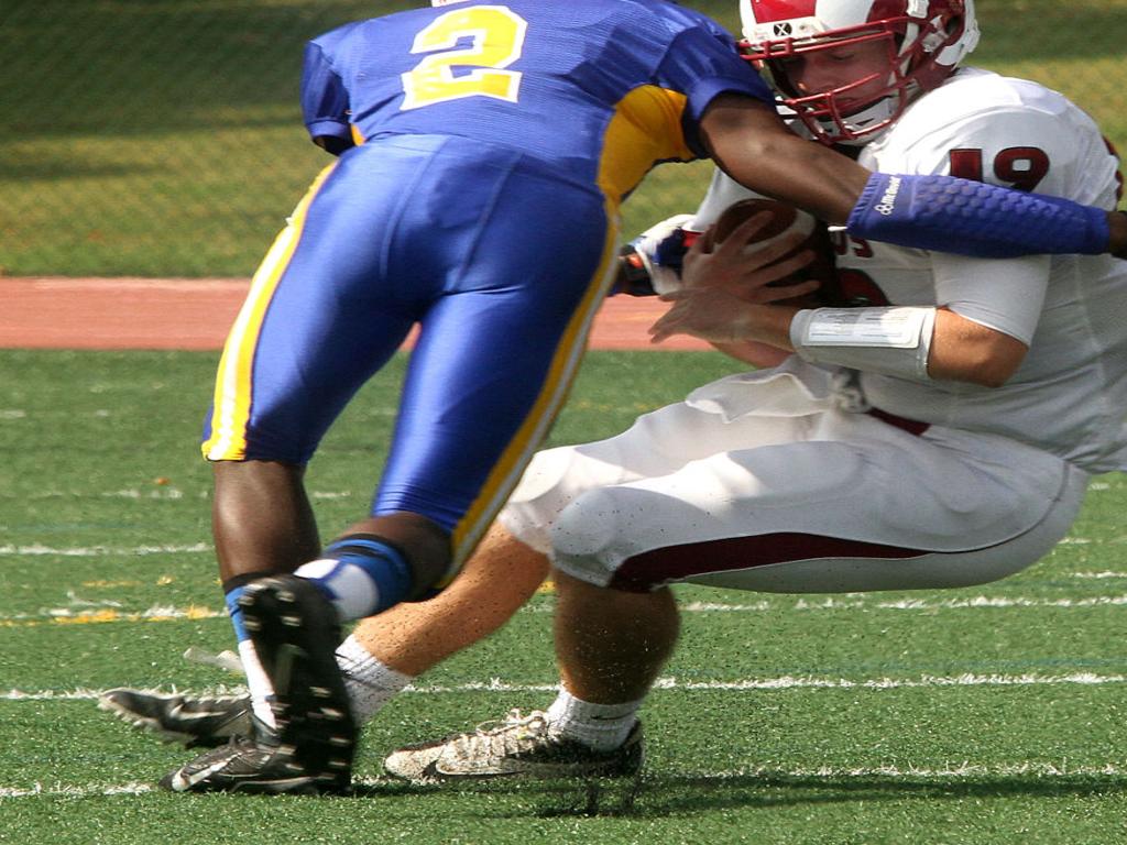 Smith S Big Defensive Day Lifts No 1 Burroughs Over Micds High